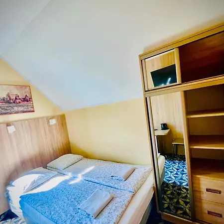 Vis A Vis Zamku Rum i privatbostad *