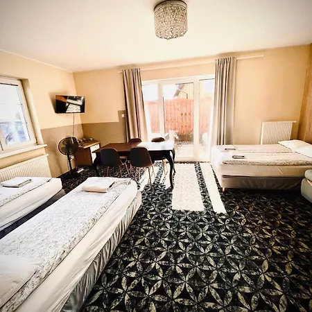 Vis A Vis Zamku منزل للإقامة مالبورك