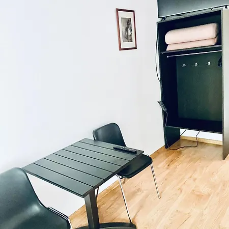 Vis A Vis Zamku منزل للإقامة *