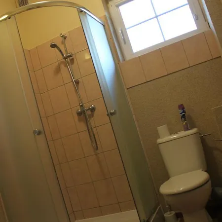 Vis A Vis Zamku منزل للإقامة مالبورك